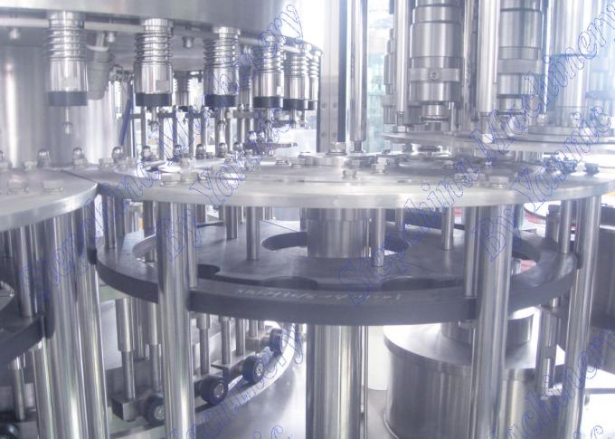 18000 B / H آلات إنتاج المياه المعبأة في زجاجات كاملة / خط كفاءة عالية CGF40-40-10