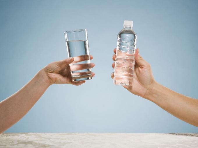PET المياه المعبأة في زجاجات مياه الشرب خط إنتاج قدرة 7000 BPH CE شهادة